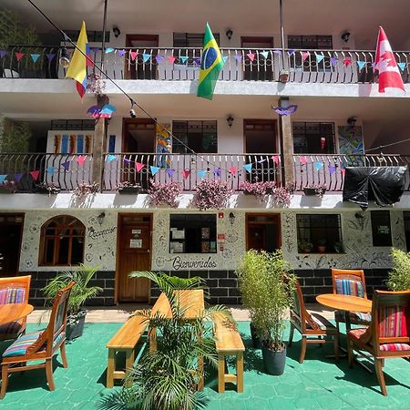 El Jardin Escondido Party Hostel บาญอส ภายนอก รูปภาพ