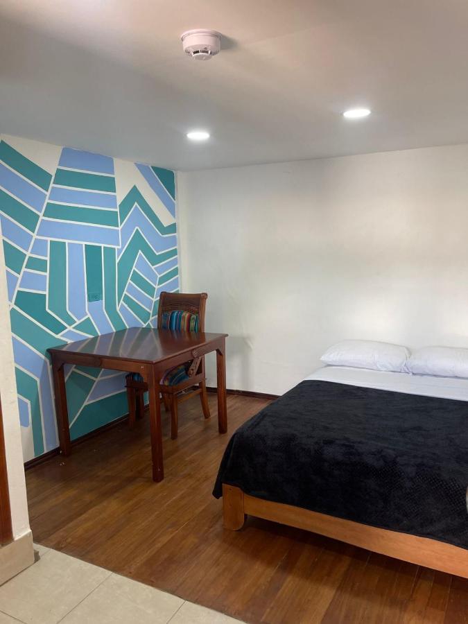 El Jardin Escondido Party Hostel บาญอส ภายนอก รูปภาพ