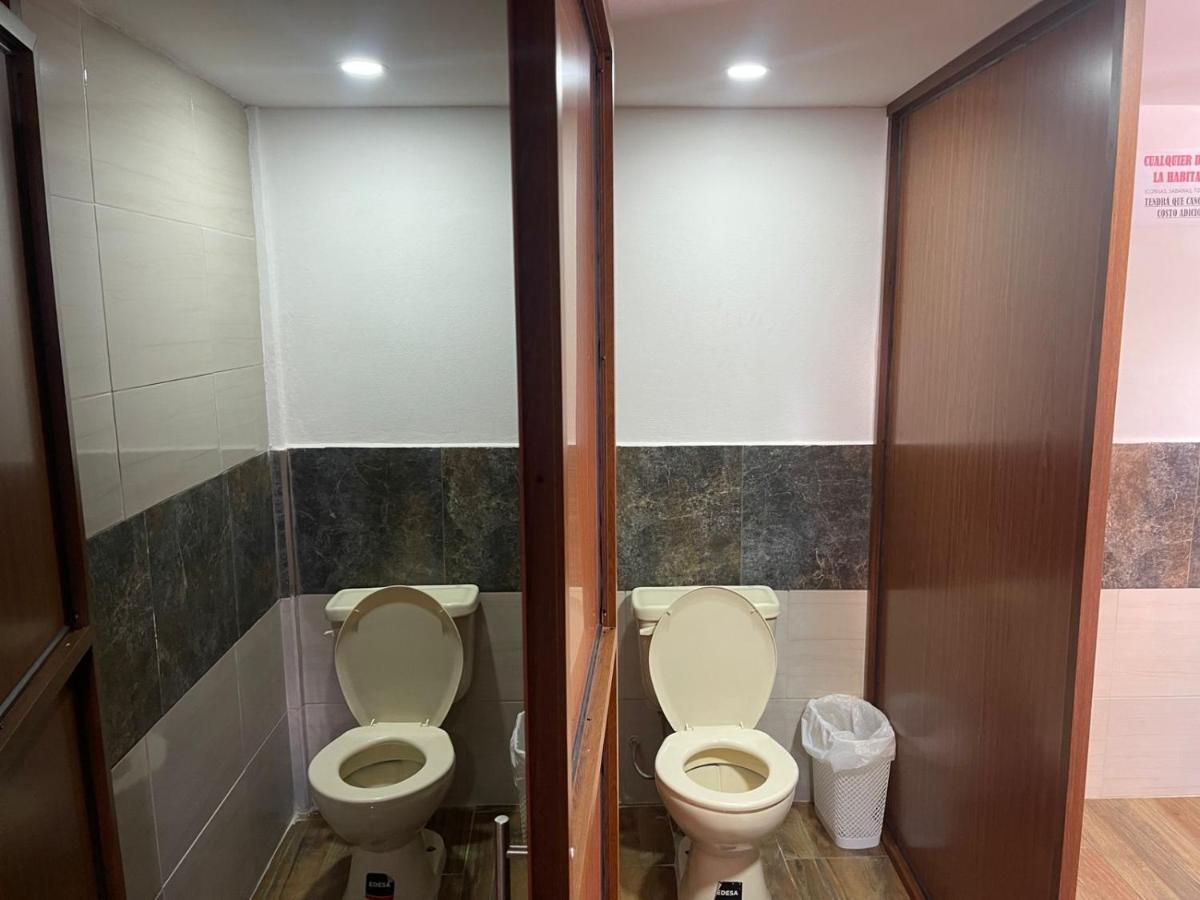 El Jardin Escondido Party Hostel บาญอส ภายนอก รูปภาพ