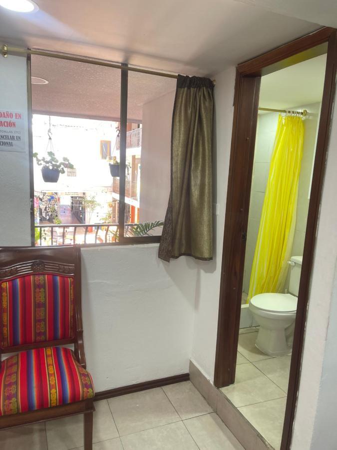 El Jardin Escondido Party Hostel บาญอส ภายนอก รูปภาพ
