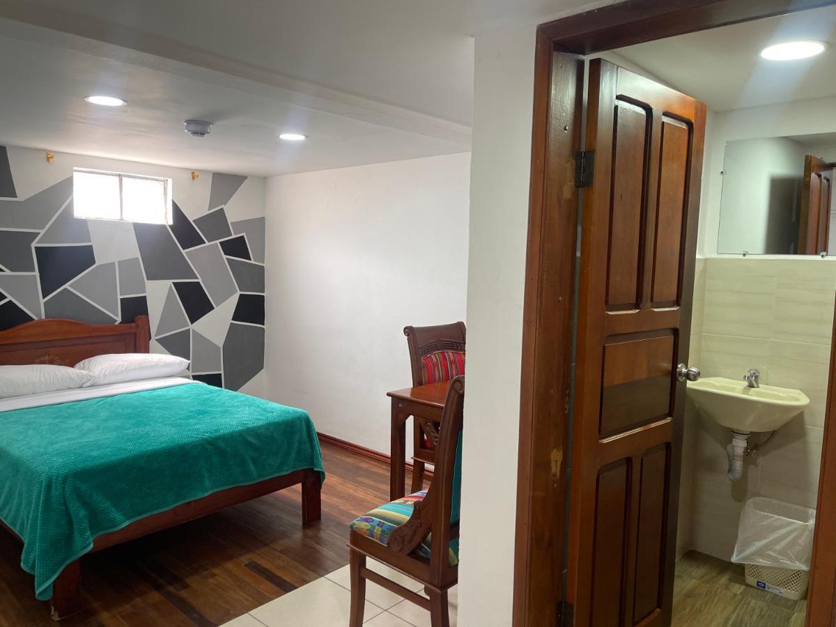 El Jardin Escondido Party Hostel บาญอส ภายนอก รูปภาพ
