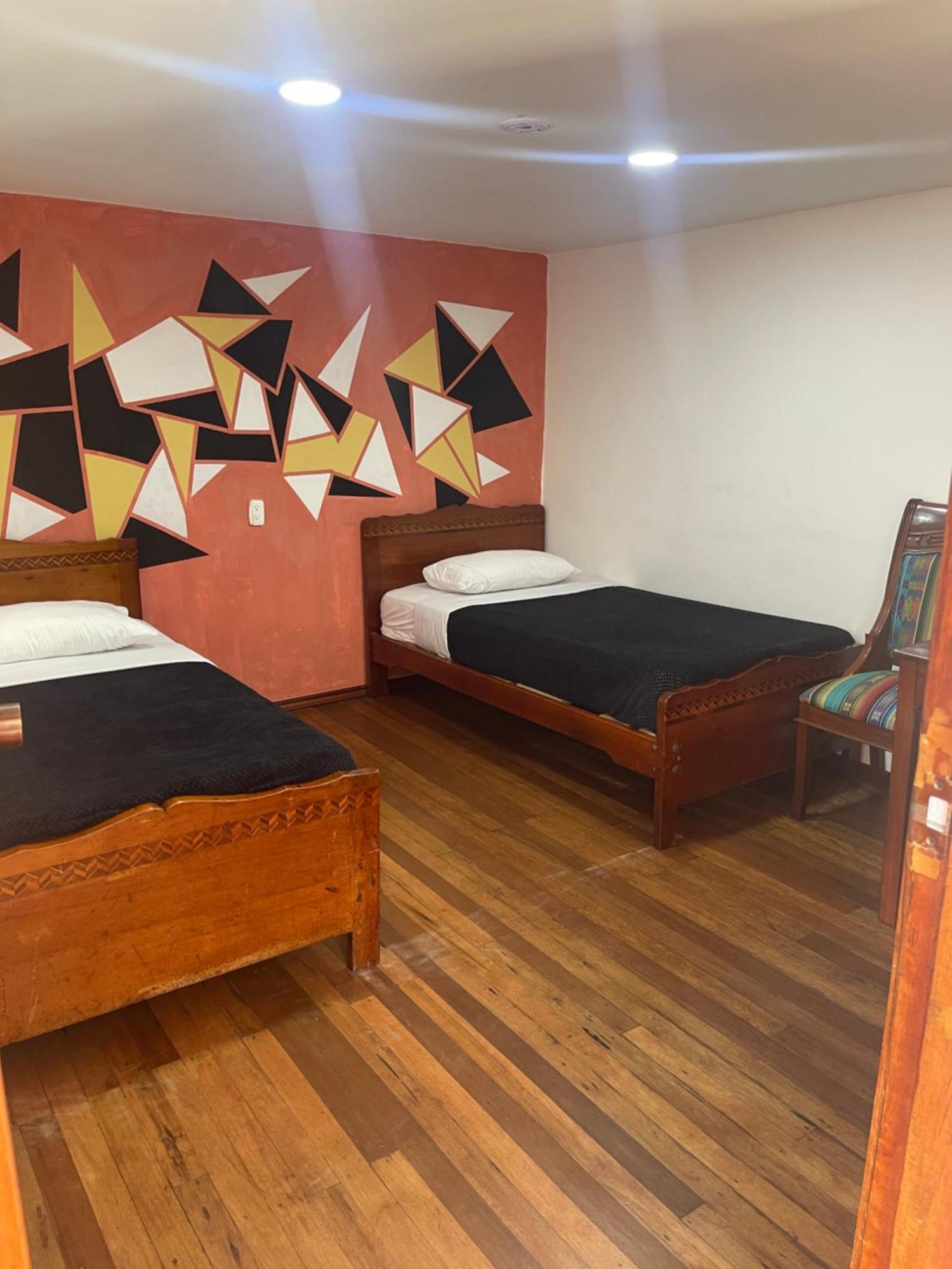 El Jardin Escondido Party Hostel บาญอส ภายนอก รูปภาพ
