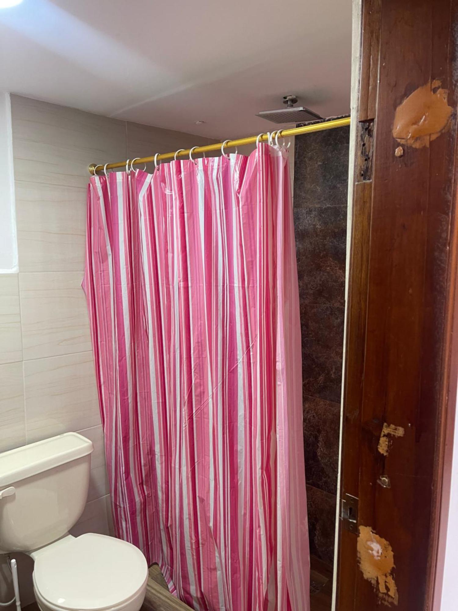 El Jardin Escondido Party Hostel บาญอส ภายนอก รูปภาพ