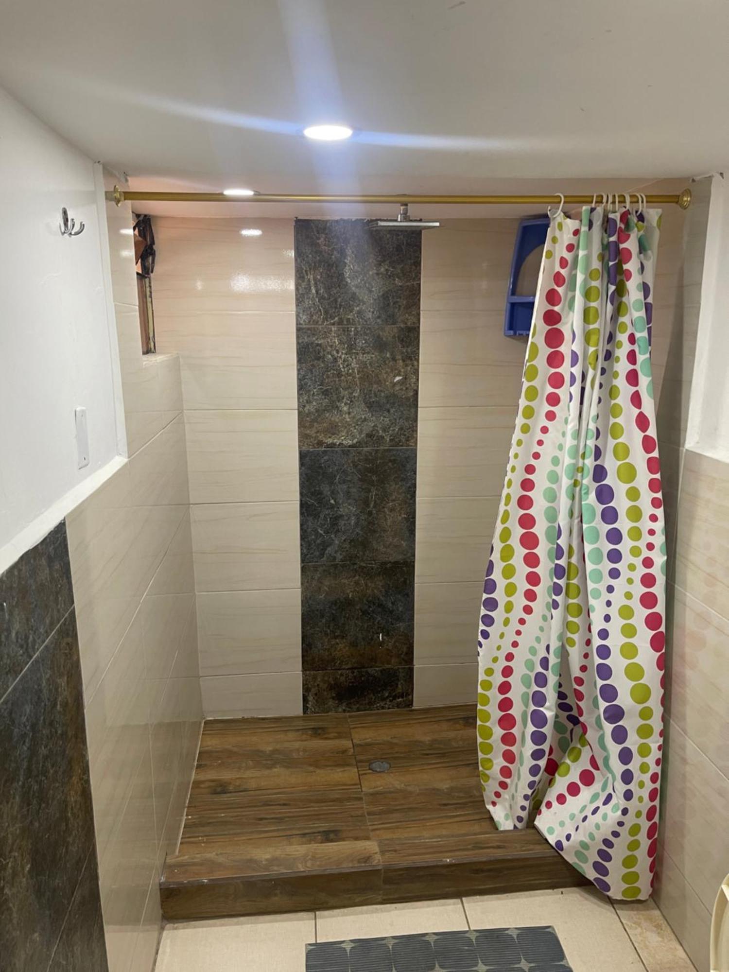 El Jardin Escondido Party Hostel บาญอส ภายนอก รูปภาพ