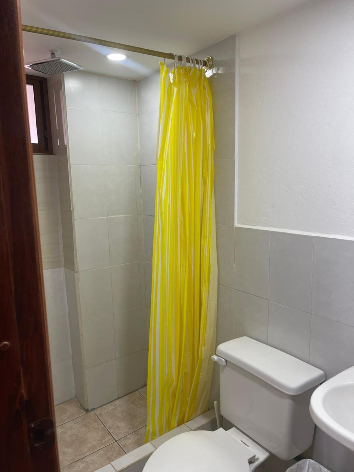 El Jardin Escondido Party Hostel บาญอส ภายนอก รูปภาพ