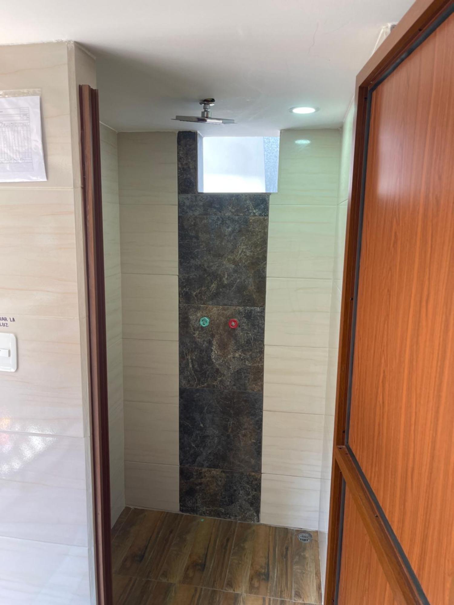 El Jardin Escondido Party Hostel บาญอส ภายนอก รูปภาพ