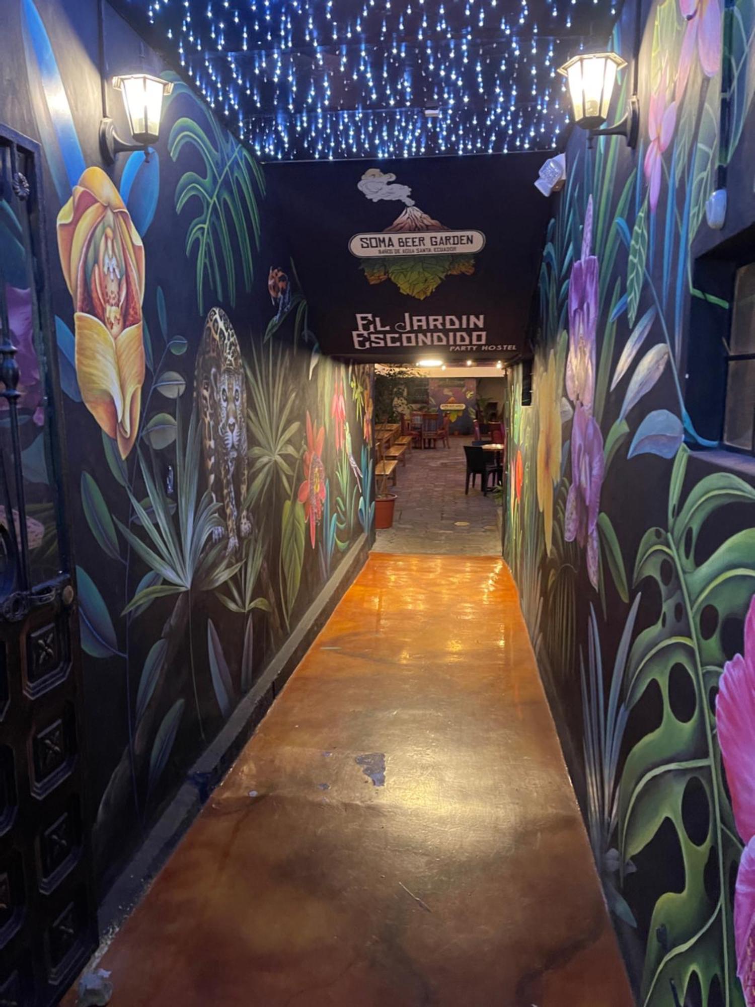 El Jardin Escondido Party Hostel บาญอส ภายนอก รูปภาพ